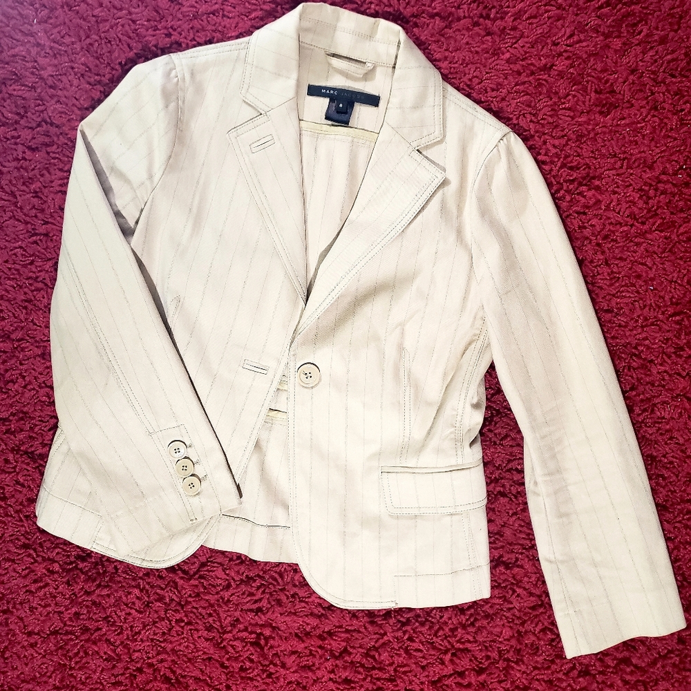 Marc Jacobs blazer size 8. Previously loved.